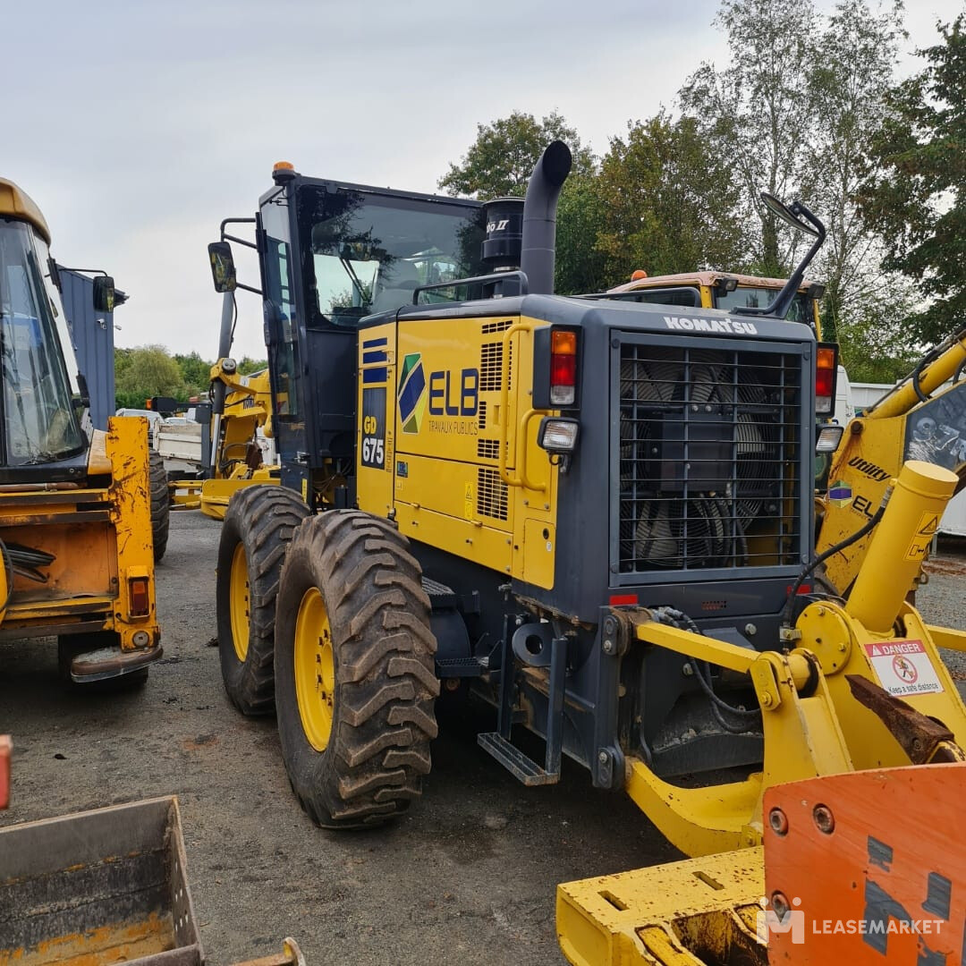 NIVELEUSE KOMATSU GD675-5