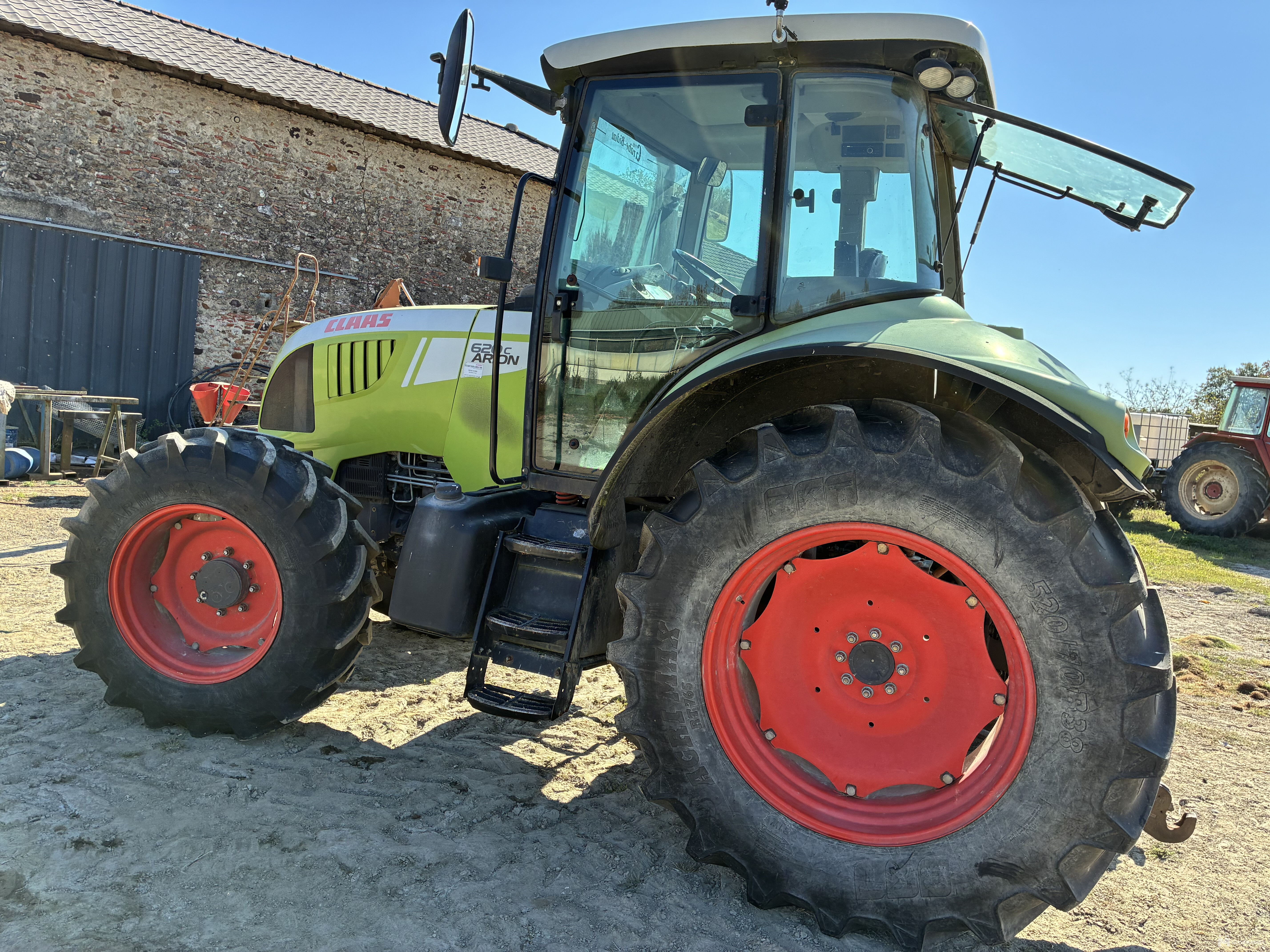 TRACTEUR AGRICOLE CLAAS ARION 620 C