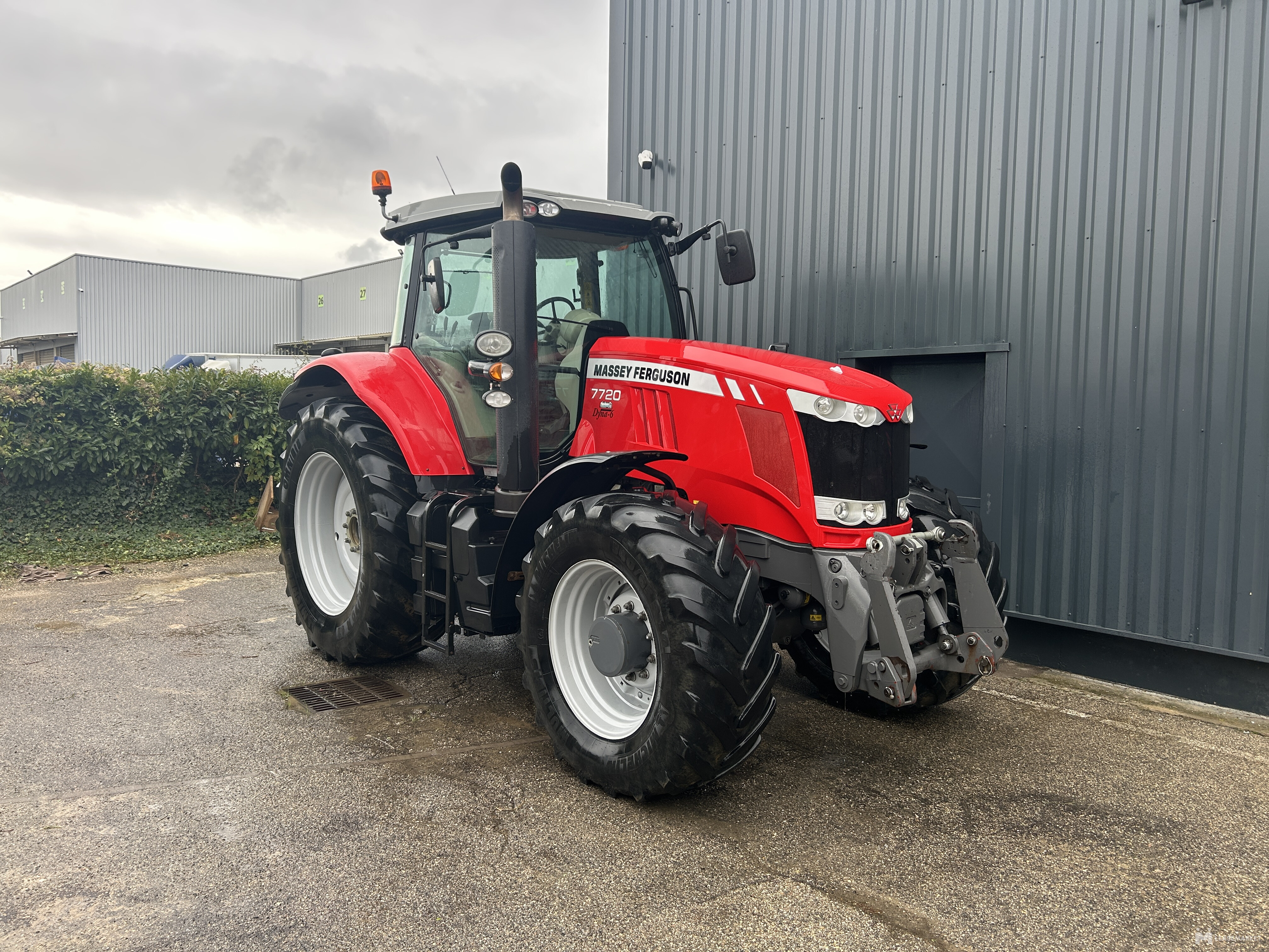 TRACTEUR AGRICOLE MASSEY FERGUSON 7720 DYNA 6