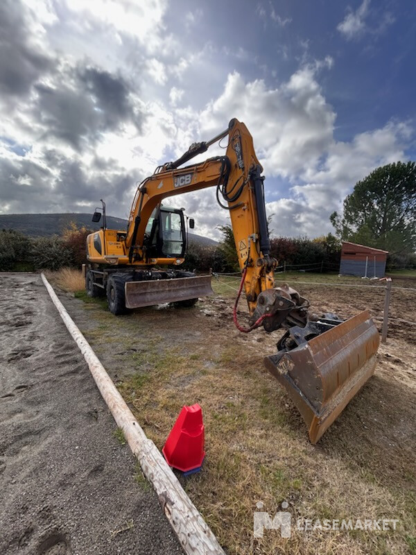 PELLE SUR PNEUS JCB JS145W