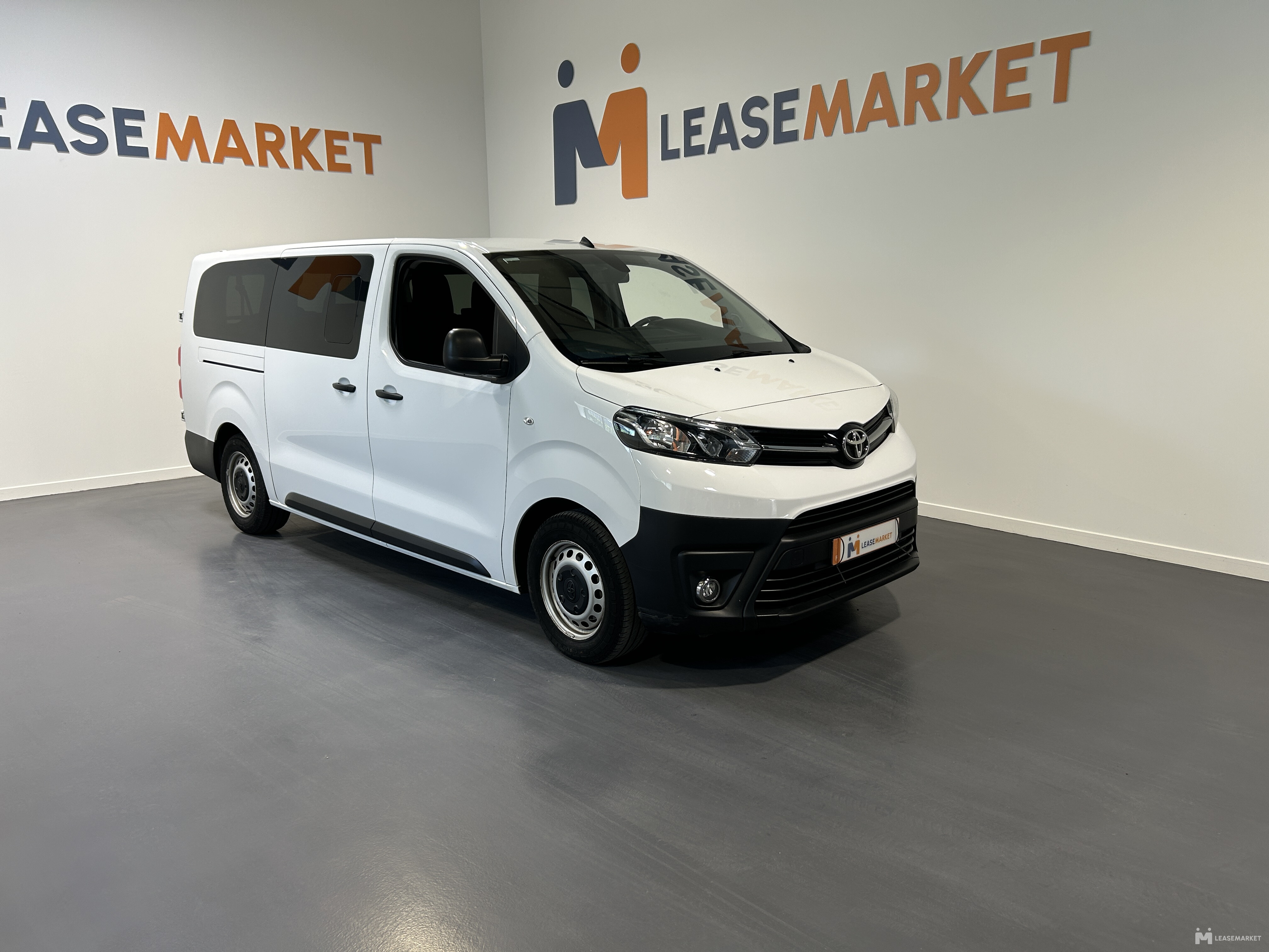 TOYOTO PROACE VERSO 9 PLACES