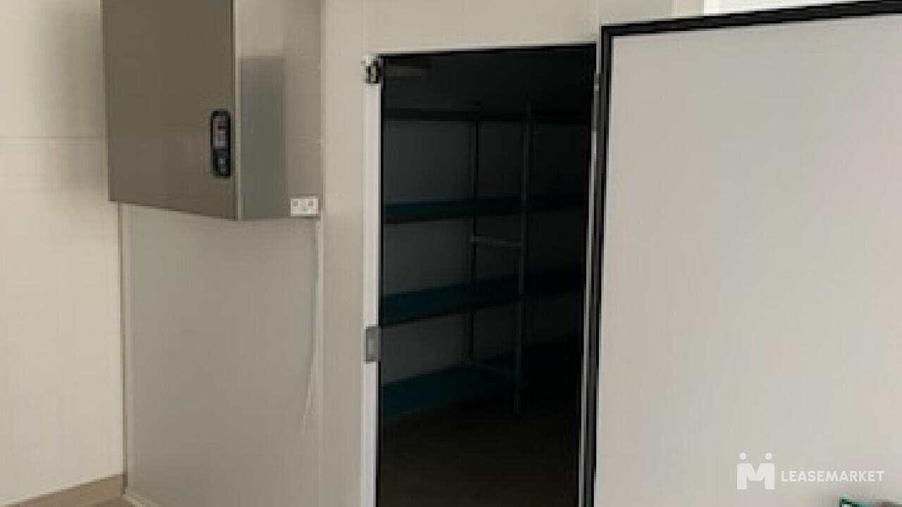 CHAMBRE FROIDE POSITIVE SANS SOL